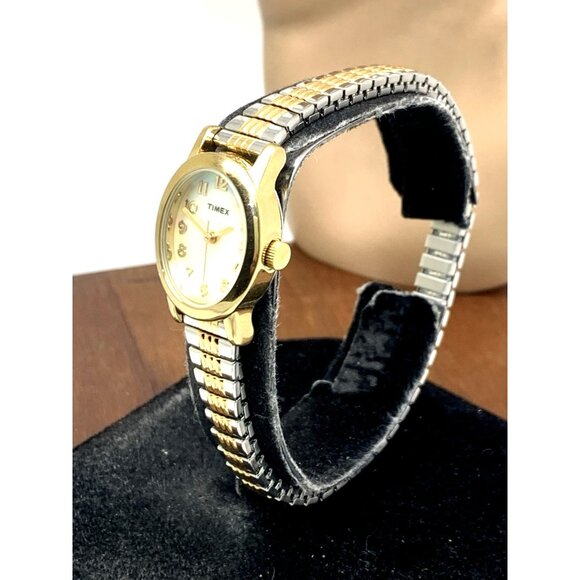 Timex Women's Watch TW2W70000 Quartz Mother of Pearl Two Tone Steel 18mm - Picture 2 of 14